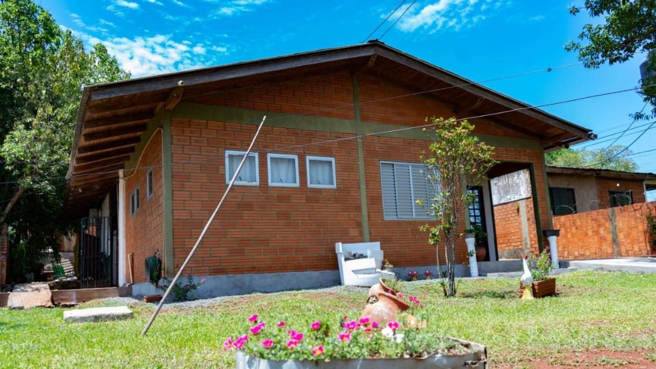 Iguazu Alojamiento "La Casa" Puerto Iguazú Exterior foto